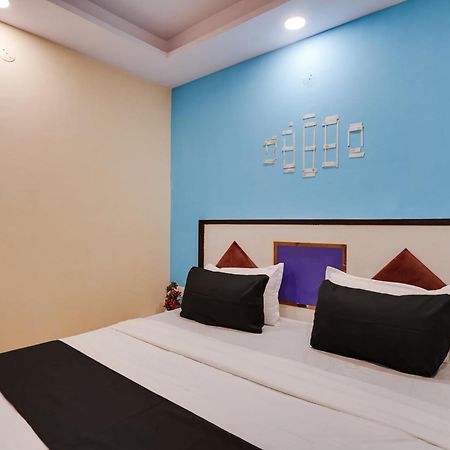 Super Hotel O Hotel Gold Star New Delhi Buitenkant foto