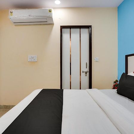 Super Hotel O Hotel Gold Star New Delhi Buitenkant foto
