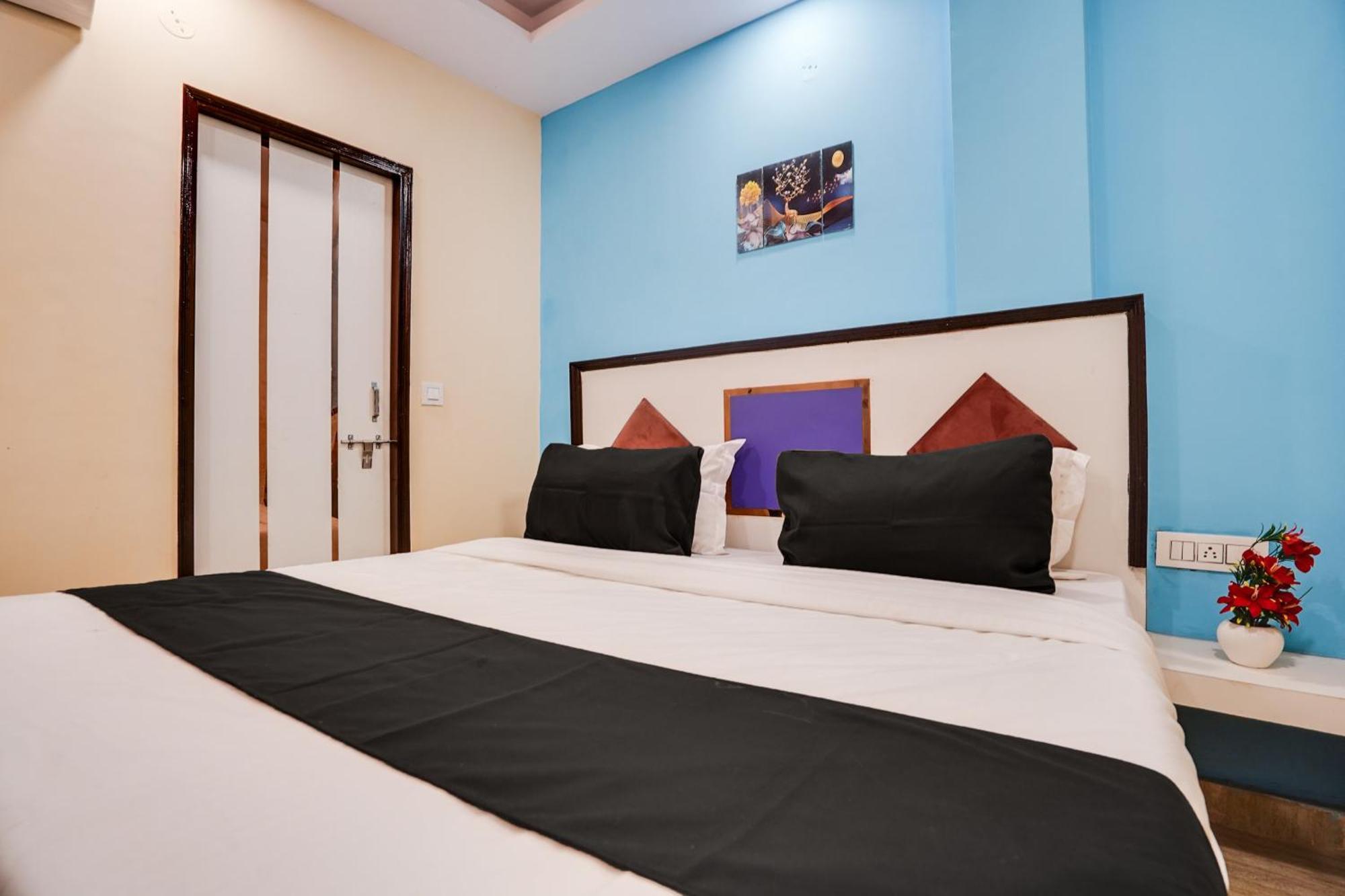 Super Hotel O Hotel Gold Star New Delhi Buitenkant foto