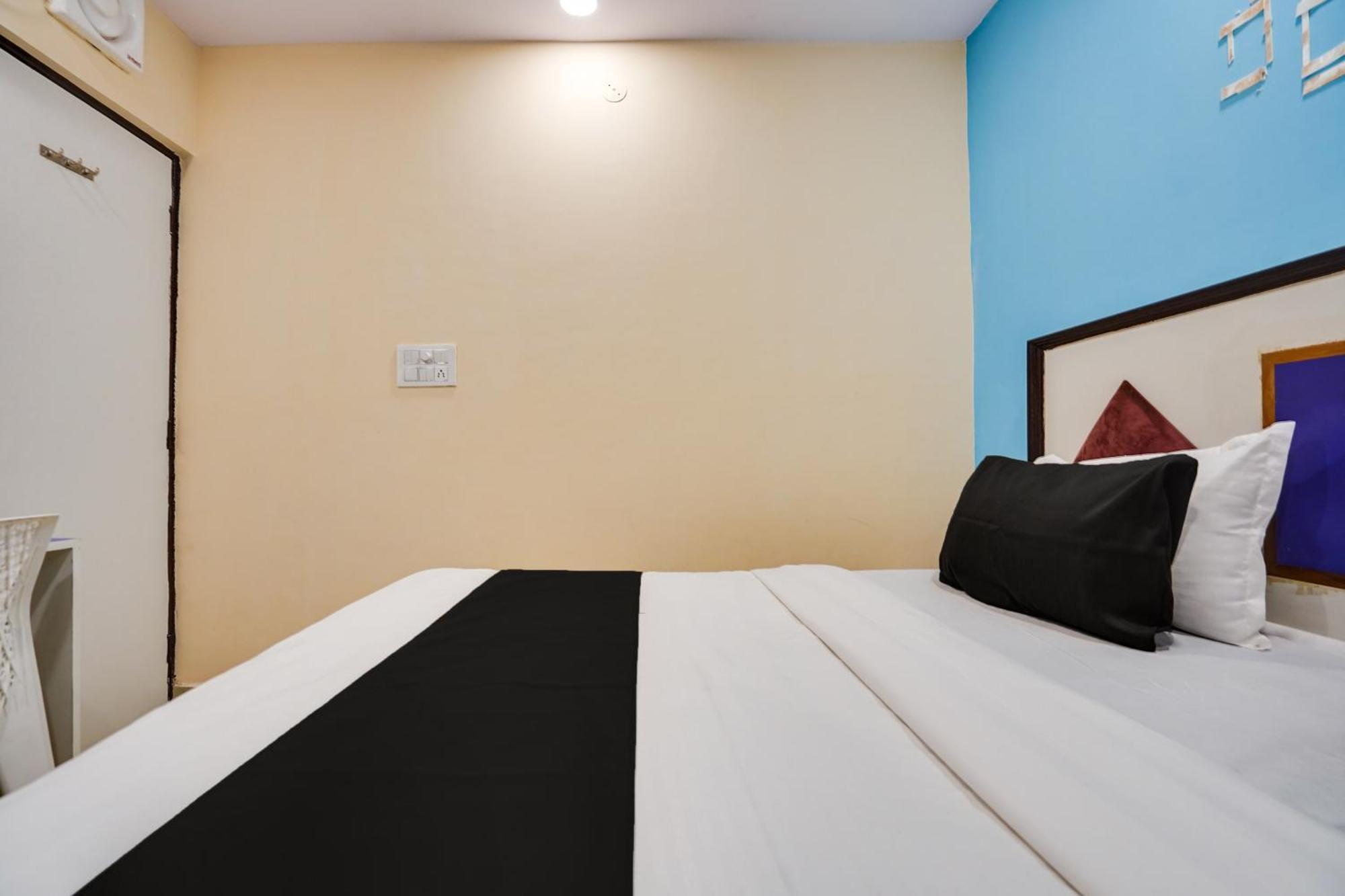 Super Hotel O Hotel Gold Star New Delhi Buitenkant foto