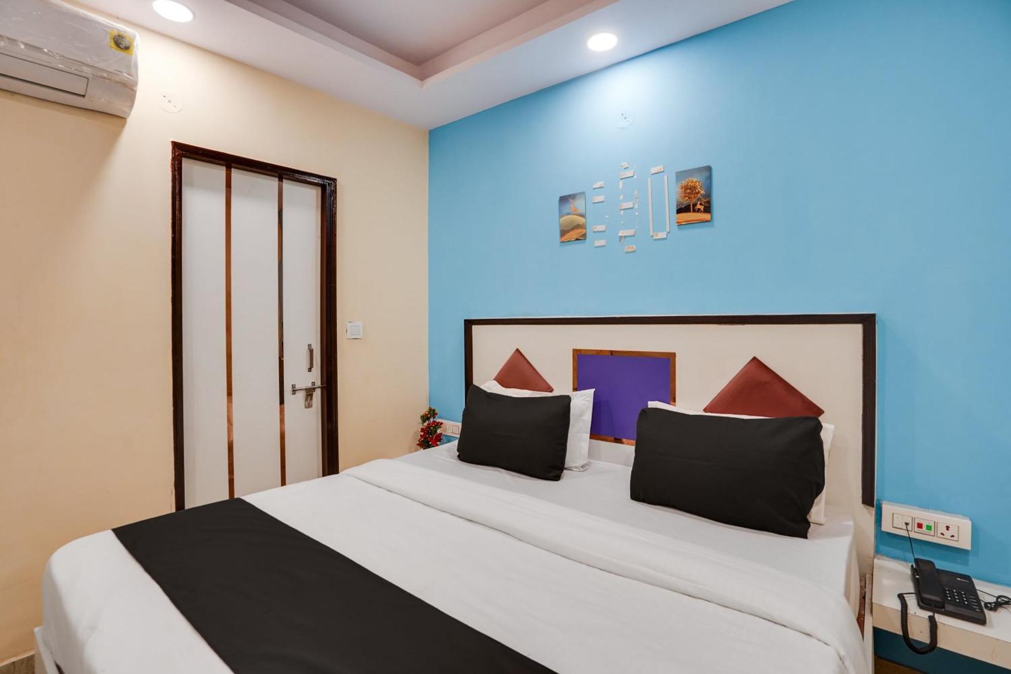 Super Hotel O Hotel Gold Star New Delhi Buitenkant foto