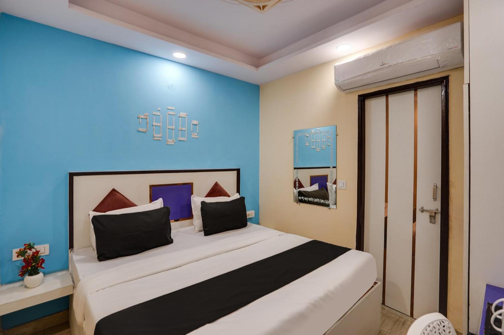 Super Hotel O Hotel Gold Star New Delhi Buitenkant foto