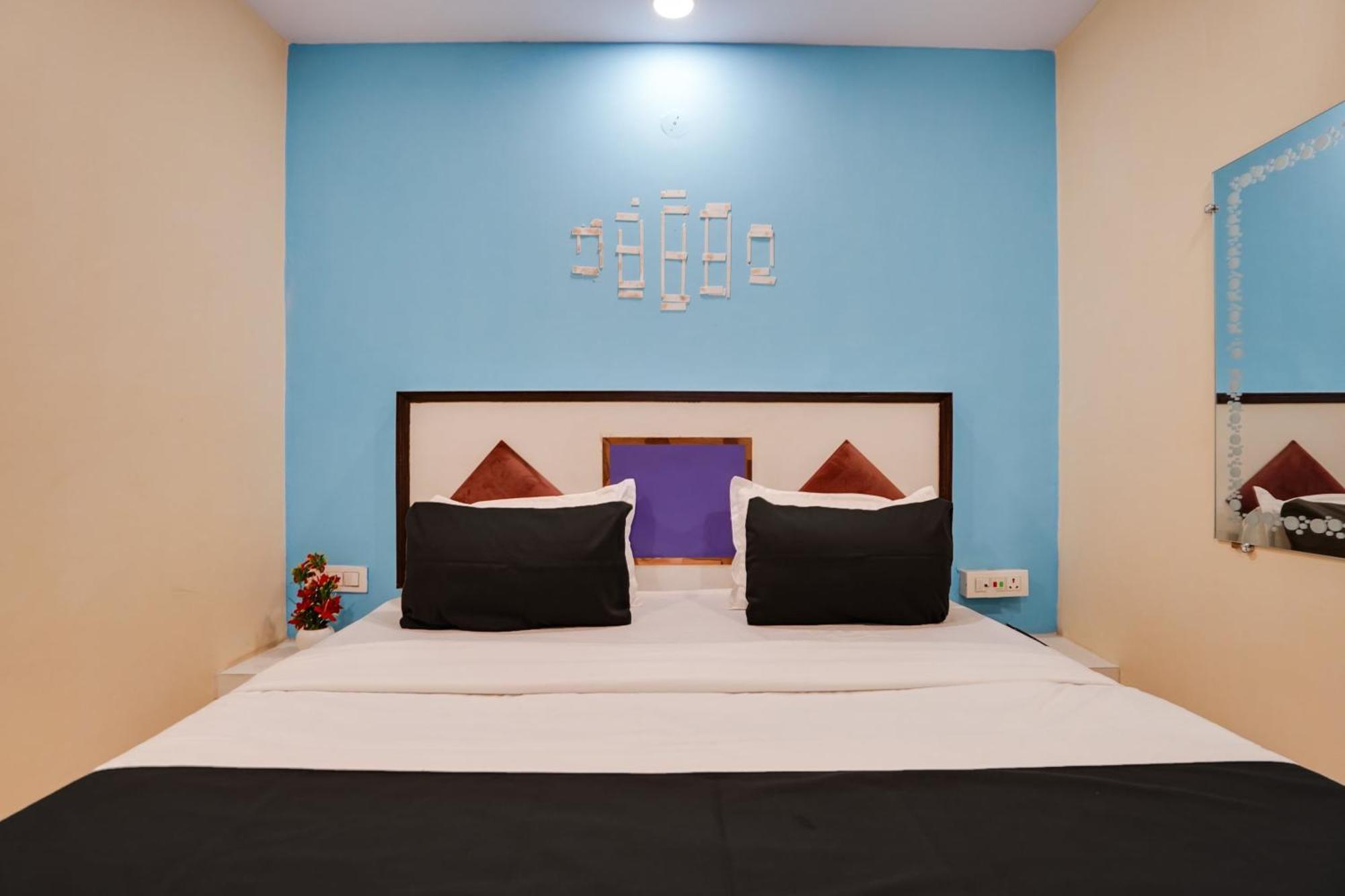 Super Hotel O Hotel Gold Star New Delhi Buitenkant foto