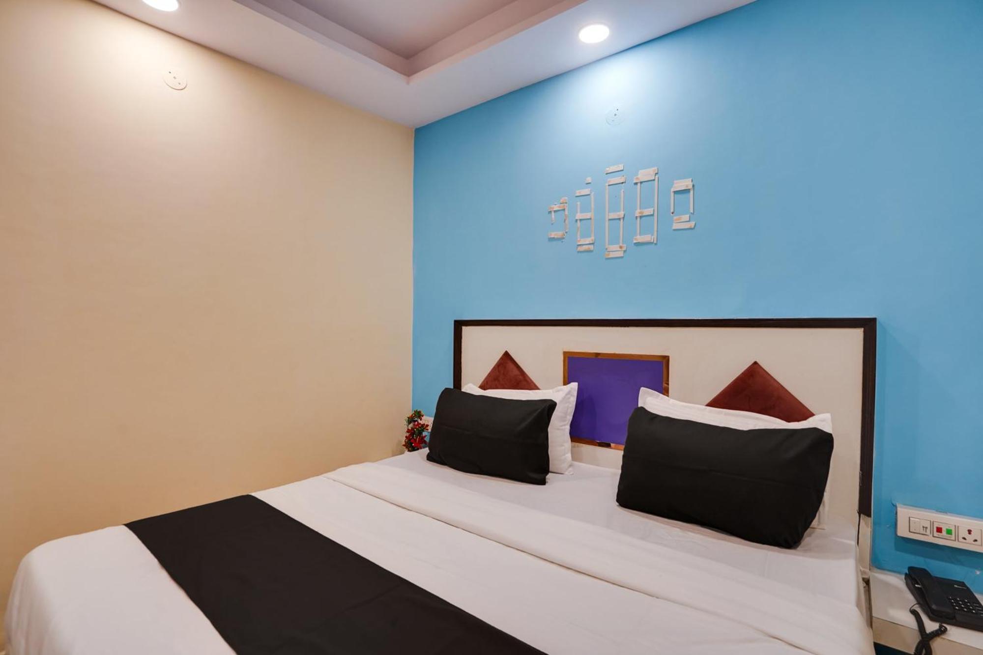 Super Hotel O Hotel Gold Star New Delhi Buitenkant foto